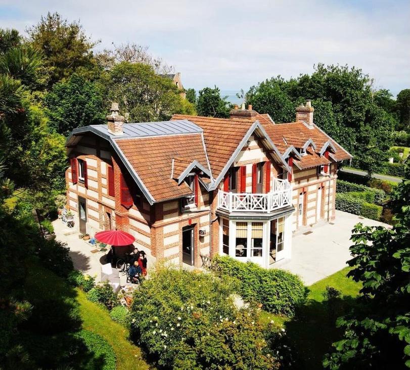 La Villa Des Rosiers Cricquebœuf Exteriör bild