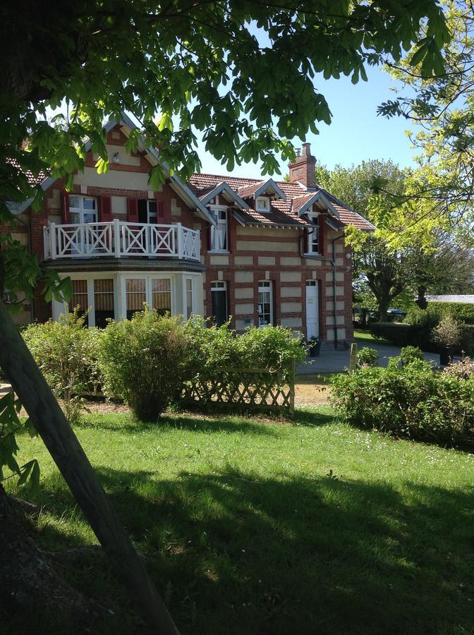 La Villa Des Rosiers Cricquebœuf Exteriör bild